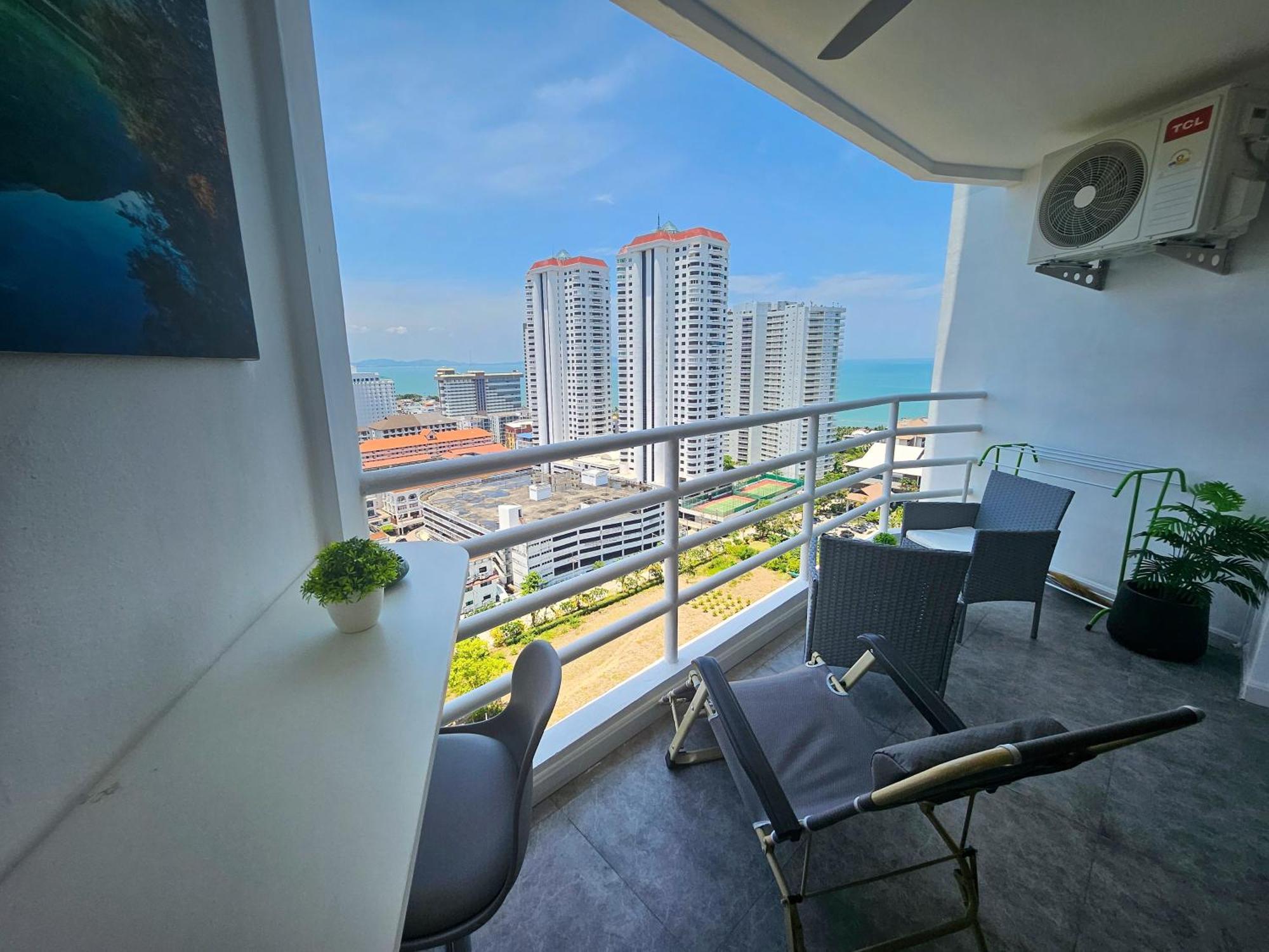View Talay 5 Jomtien Beachfront Pattaya Eksteriør billede