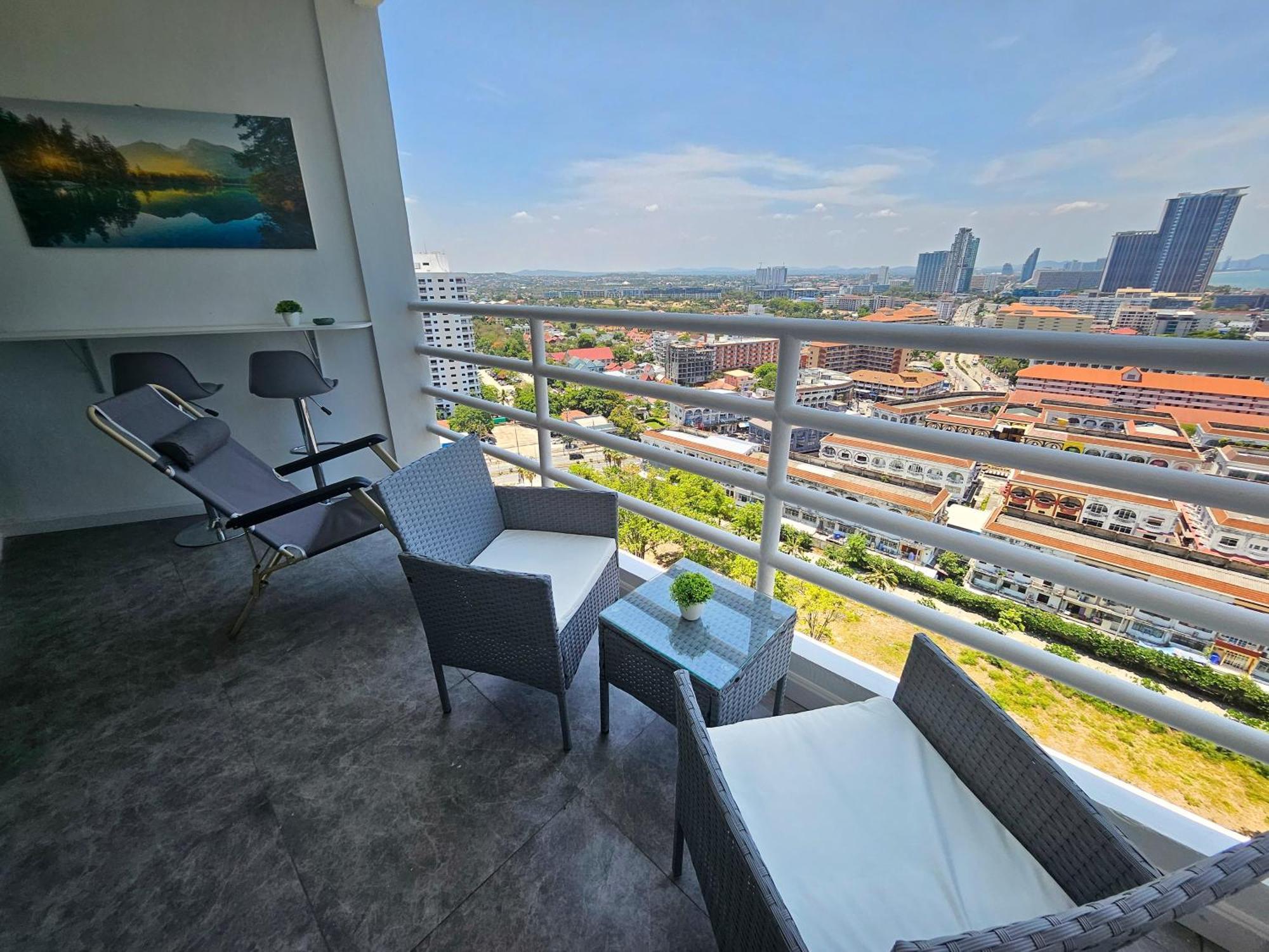 View Talay 5 Jomtien Beachfront Pattaya Eksteriør billede