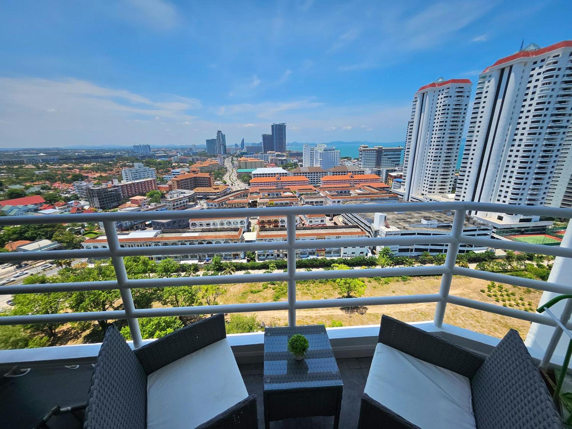 View Talay 5 Jomtien Beachfront Pattaya Eksteriør billede