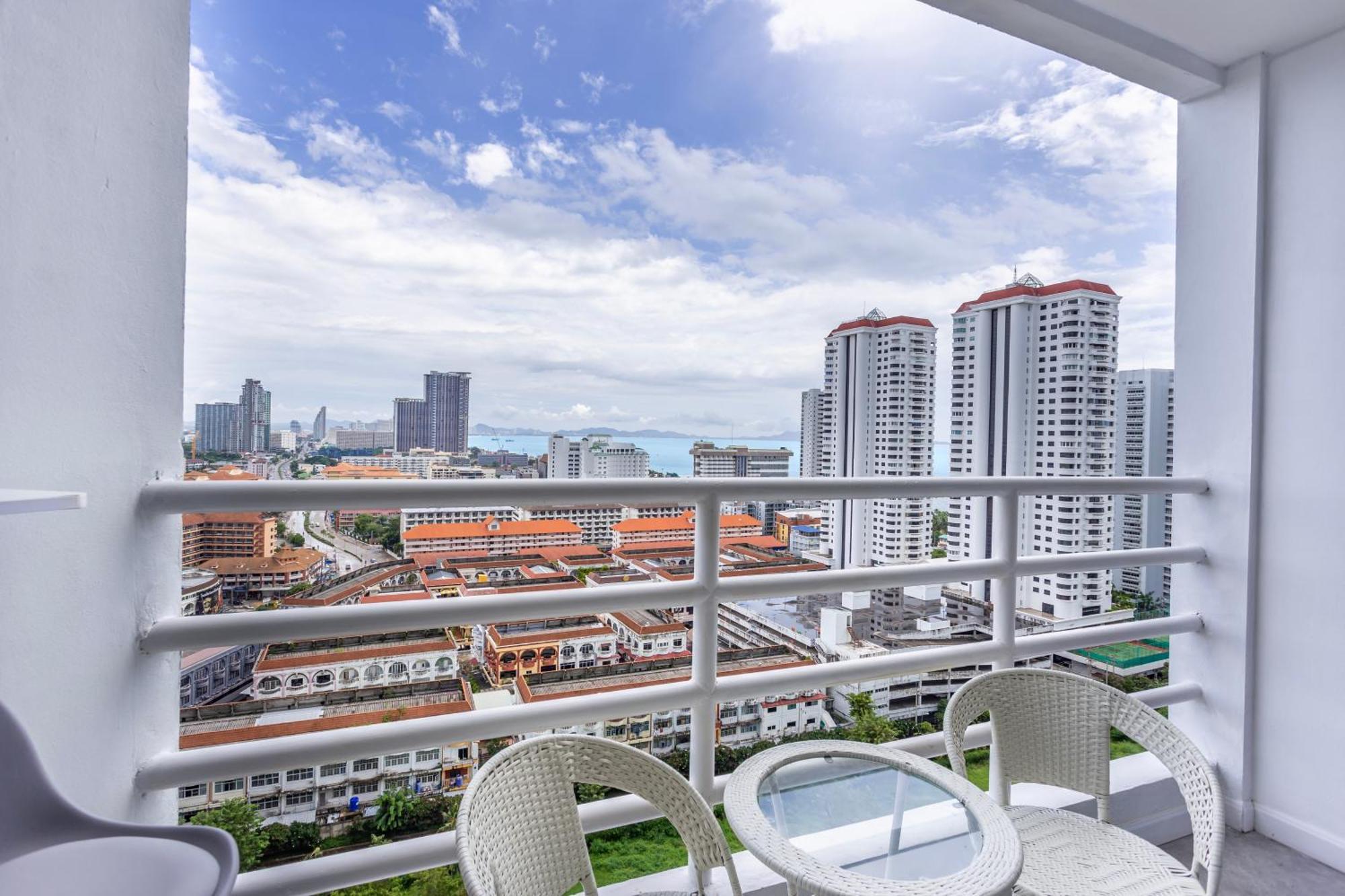 View Talay 5 Jomtien Beachfront Pattaya Eksteriør billede